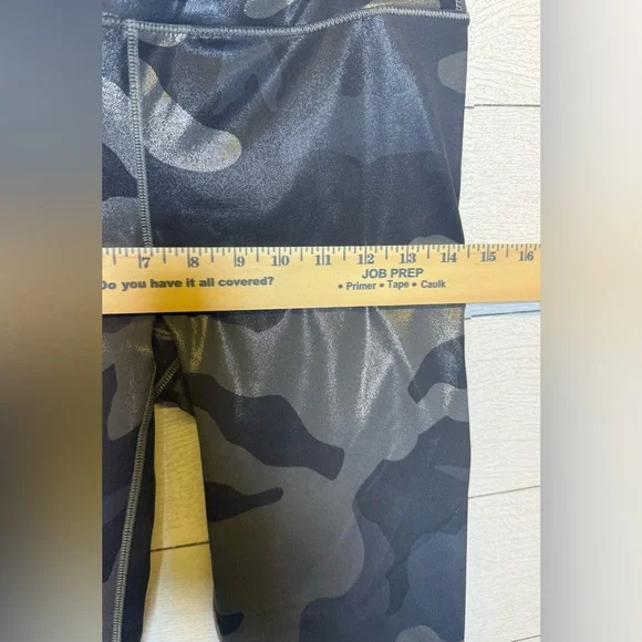 Noli Black & Gray Camo Leggings Estimated size medium - Picture 7 of 10